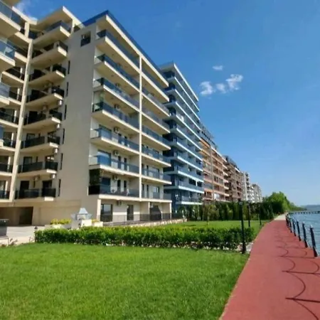 Premium Lake Boutique Solid Butoaie Mamaia
