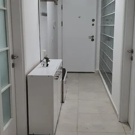 Premium Lake Boutique Solid Butoaie Apartment *