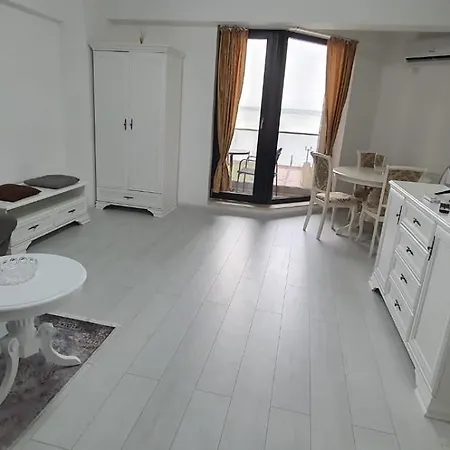 Premium Lake Boutique Solid Butoaie Apartment